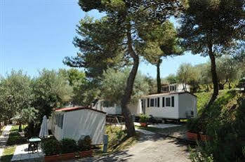 Cerquestra Village 3* Monte del Lago